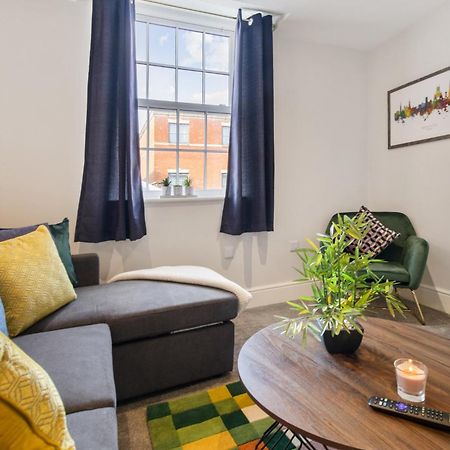 Whiskawaystays - Victoria House - Apartment 4 Устър Екстериор снимка