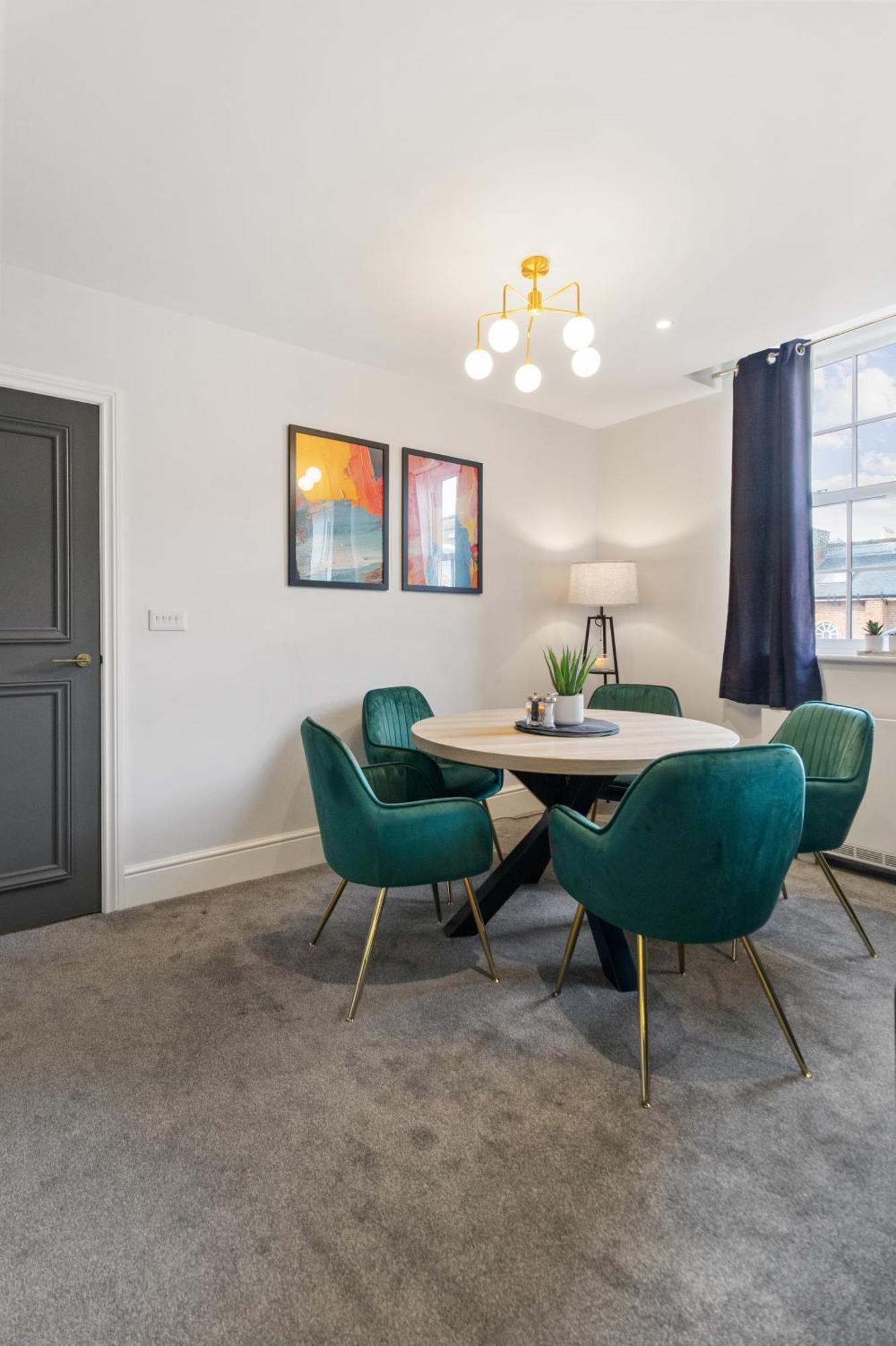 Whiskawaystays - Victoria House - Apartment 4 Устър Екстериор снимка