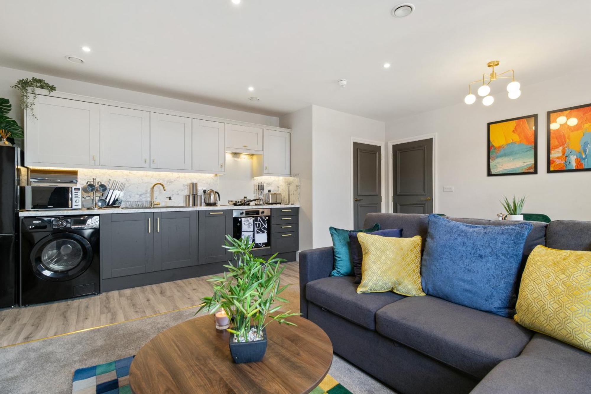 Whiskawaystays - Victoria House - Apartment 4 Устър Екстериор снимка