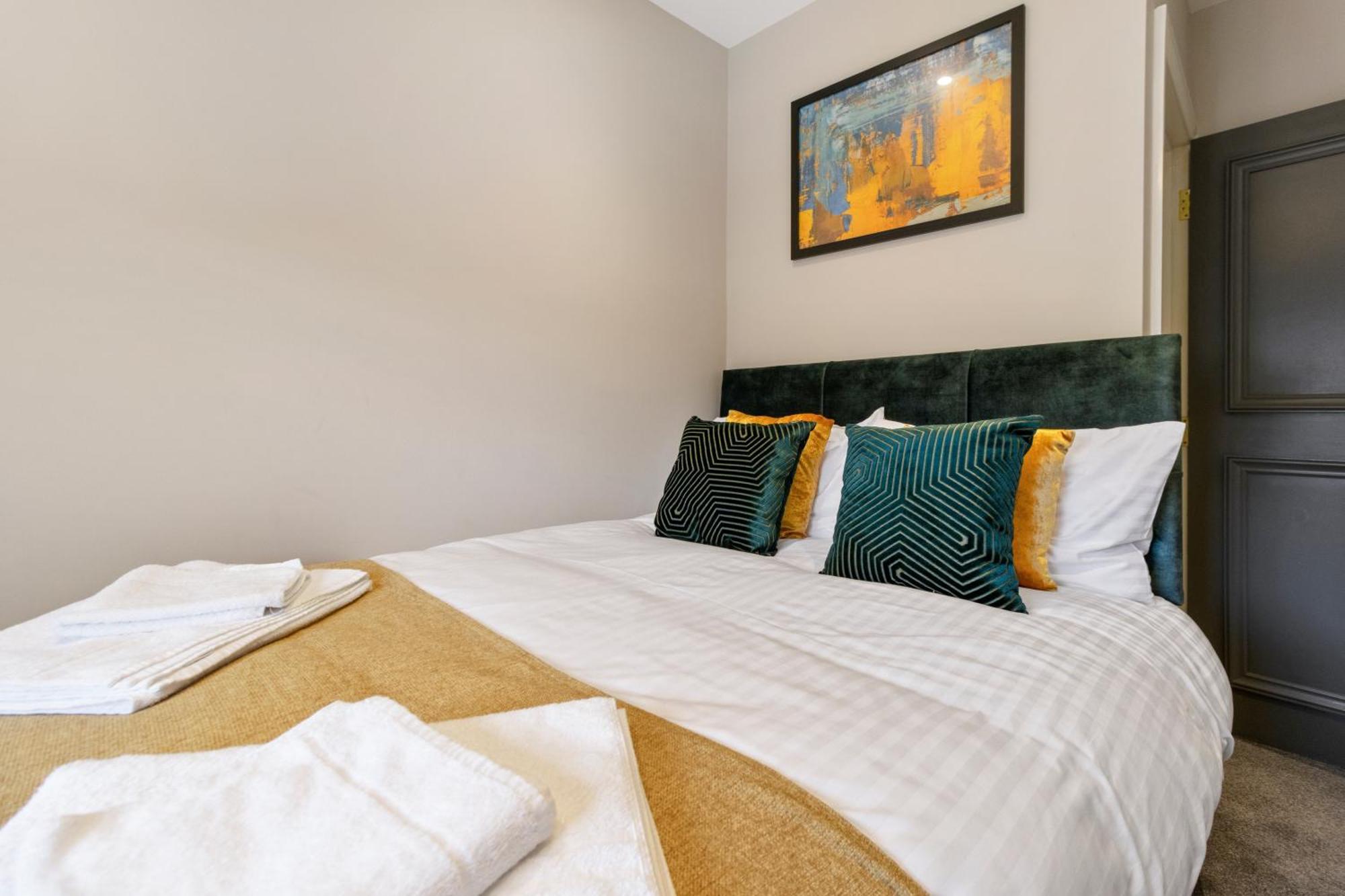 Whiskawaystays - Victoria House - Apartment 4 Устър Екстериор снимка