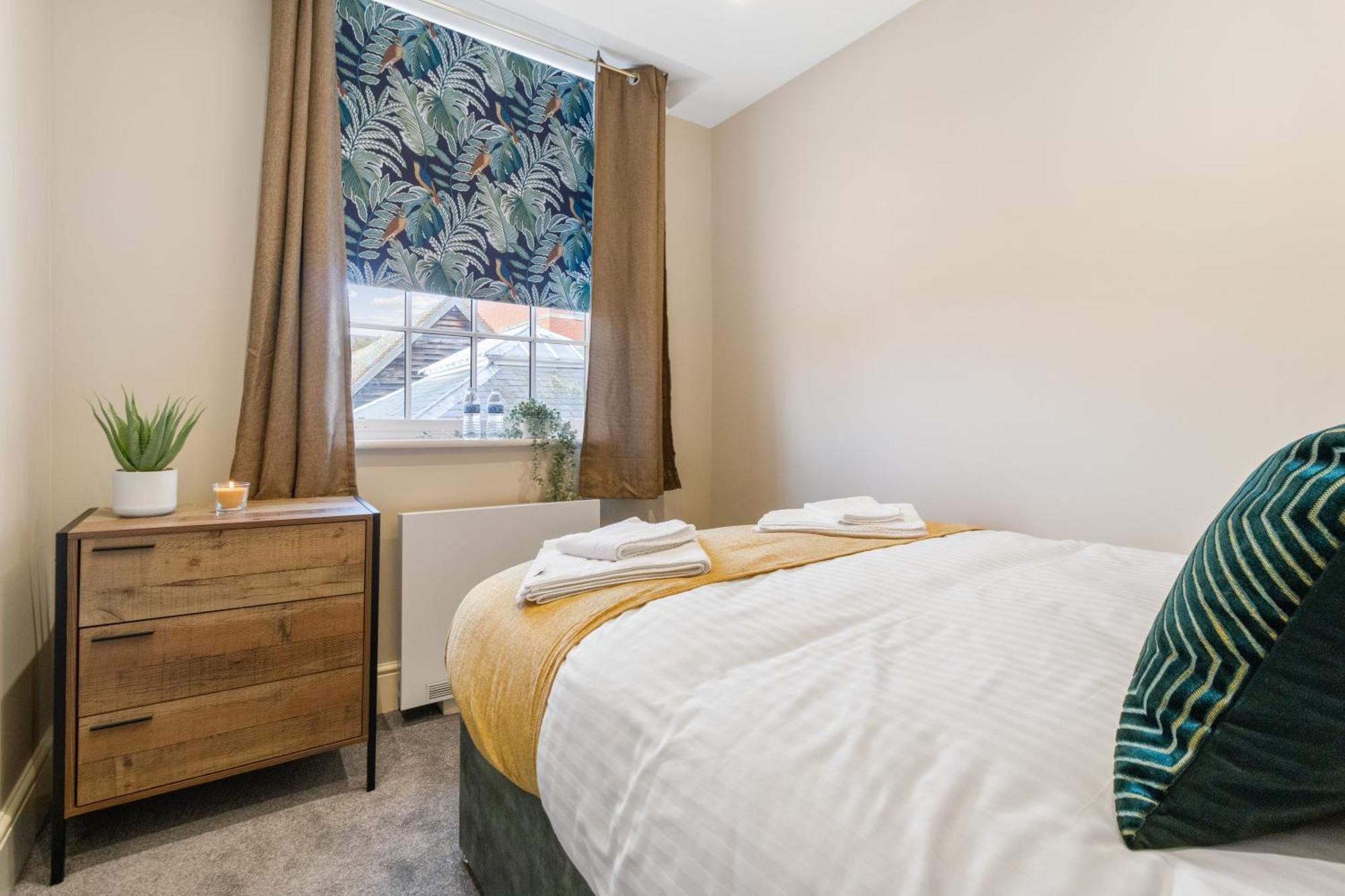 Whiskawaystays - Victoria House - Apartment 4 Устър Екстериор снимка