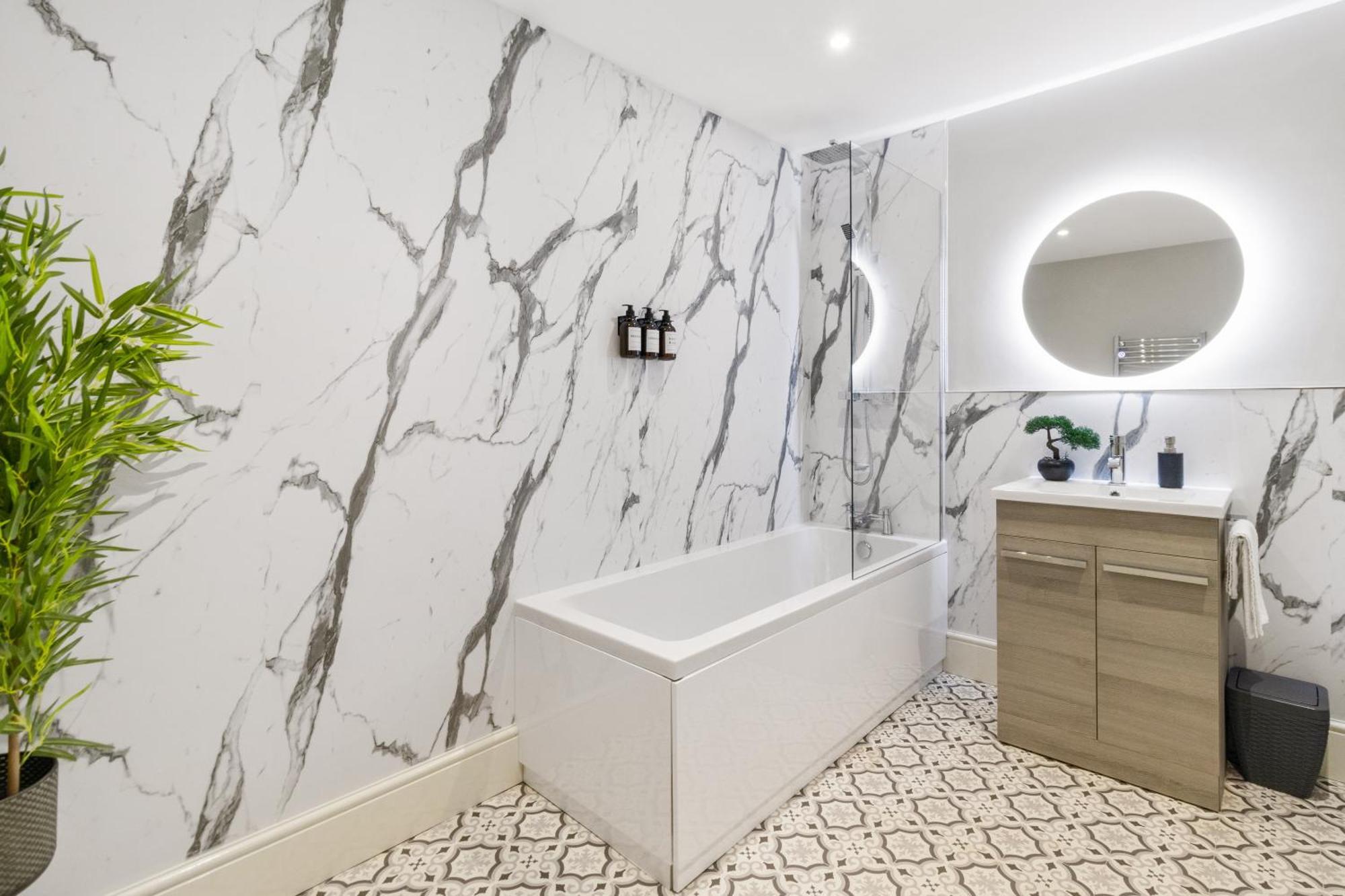 Whiskawaystays - Victoria House - Apartment 4 Устър Екстериор снимка